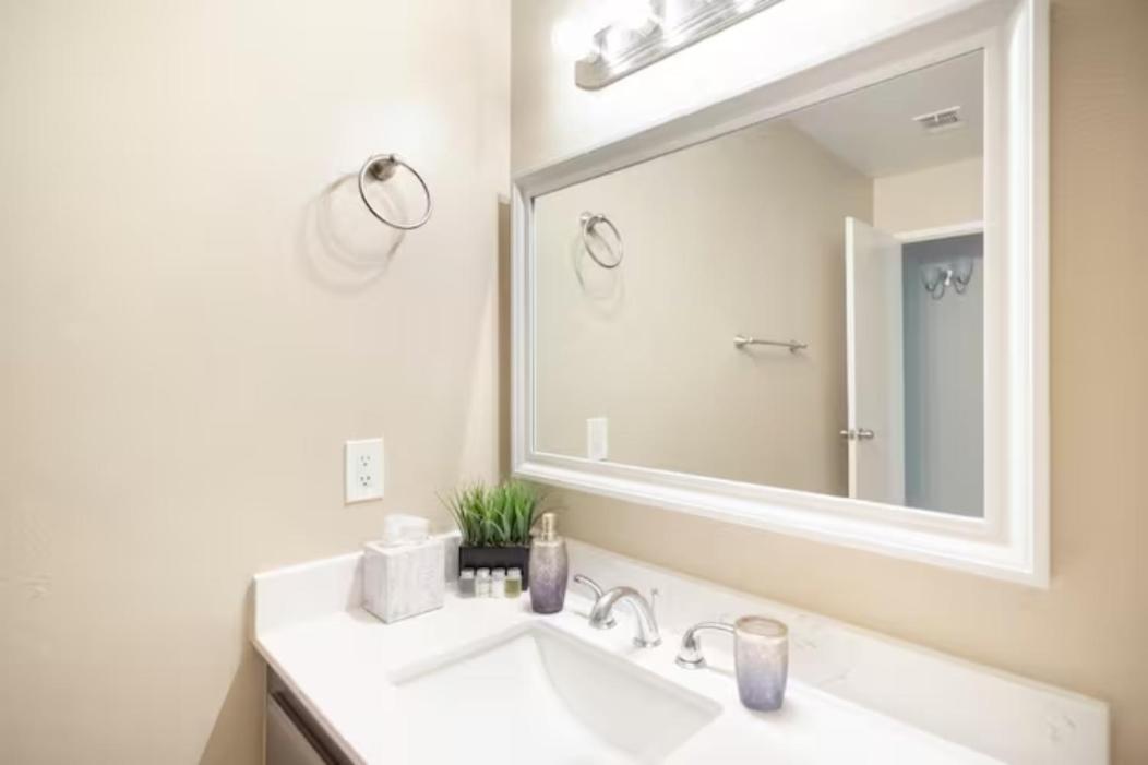 Pool 4 Bedroom 2 Bath Close To Strip ラスベガス エクステリア 写真