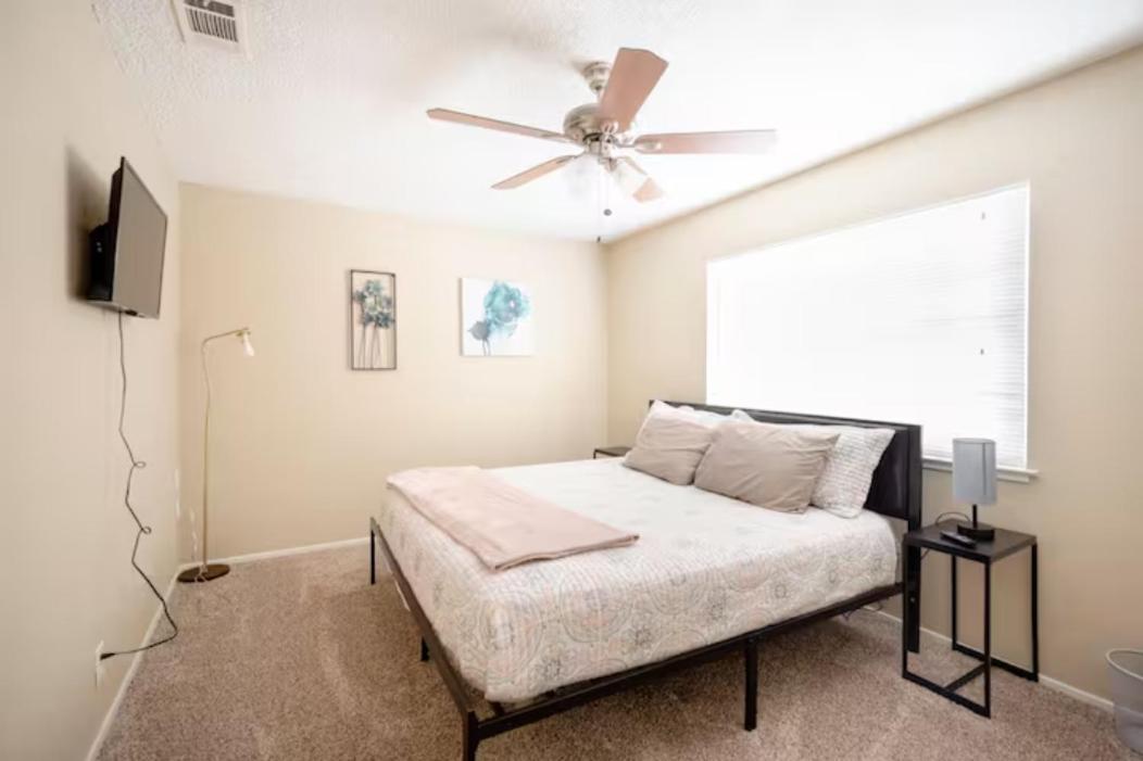 Pool 4 Bedroom 2 Bath Close To Strip ラスベガス エクステリア 写真