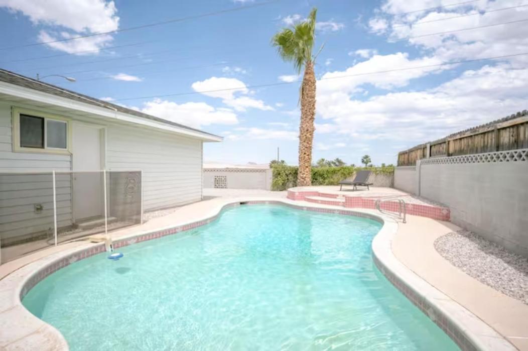 Pool 4 Bedroom 2 Bath Close To Strip ラスベガス エクステリア 写真