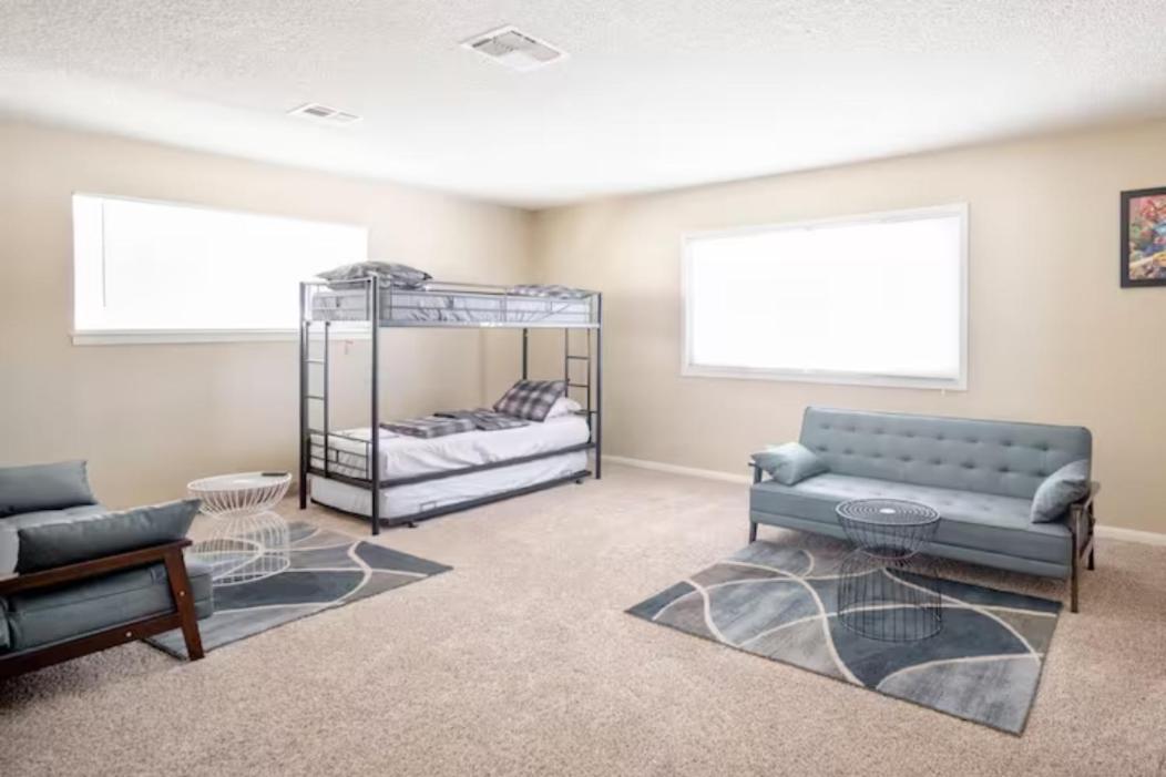 Pool 4 Bedroom 2 Bath Close To Strip ラスベガス エクステリア 写真